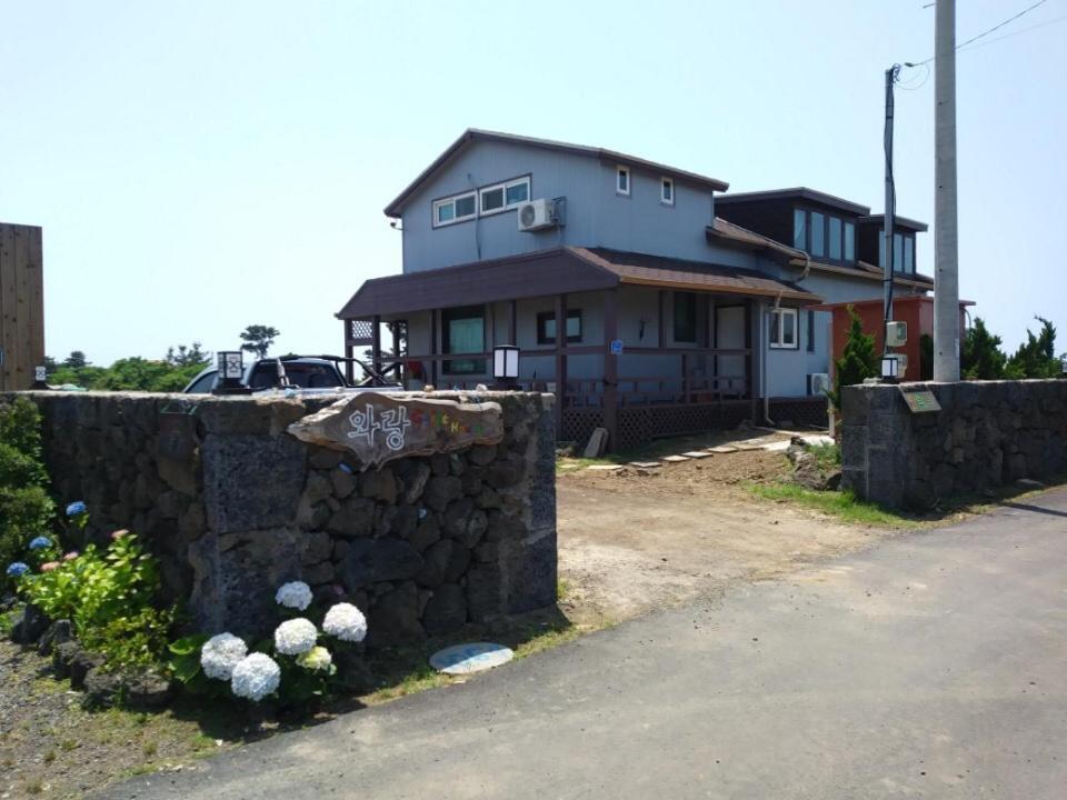 Warang Guesthouse Jeju Exteriör bild