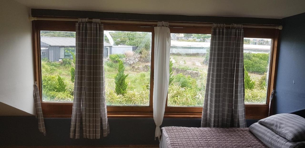 Warang Guesthouse Jeju Exteriör bild