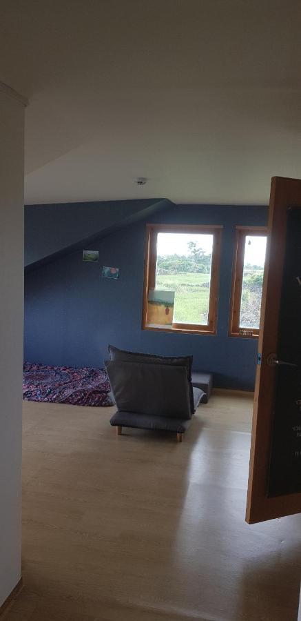 Warang Guesthouse Jeju Exteriör bild