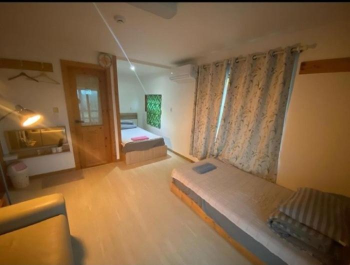 Warang Guesthouse Jeju Exteriör bild